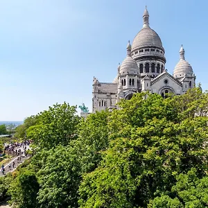 Apartment In Front Of The Sacre Coeur - 2 Bedrooms With Elevator, Paris